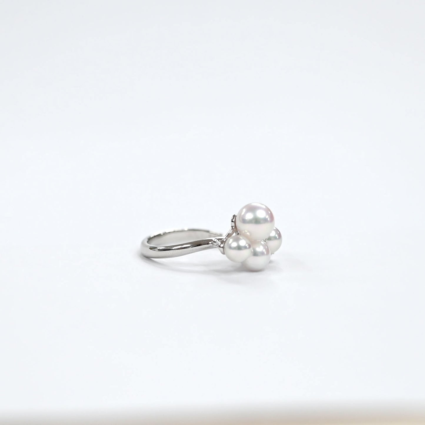 Akoya 18K white gold